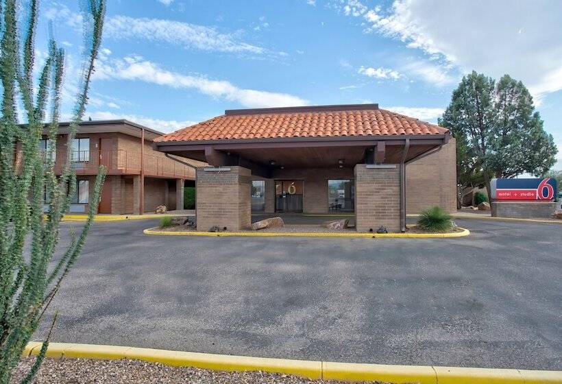 Motel 6 Willcox, Az