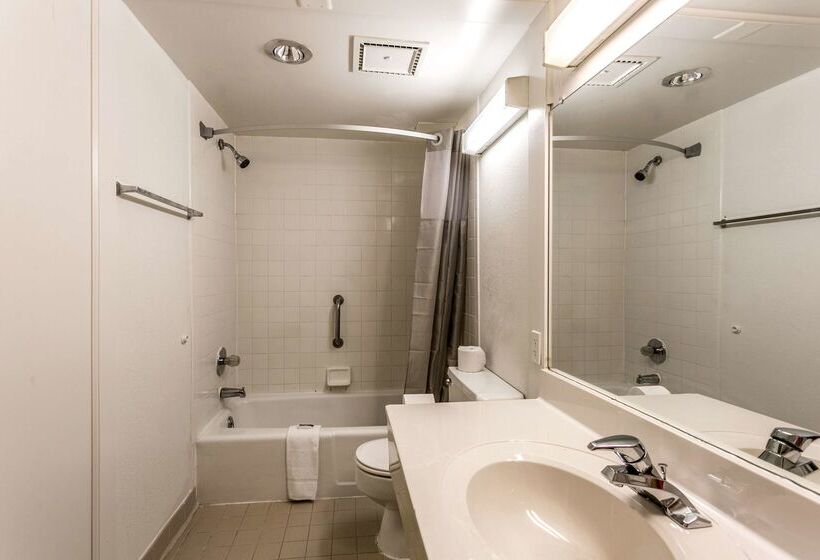 Отель Americas Best Value Inn Edgewood