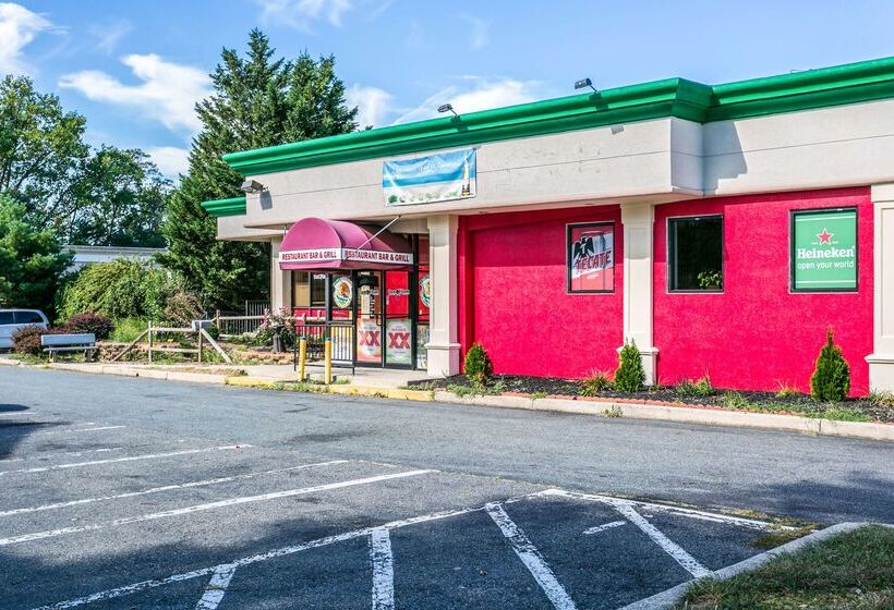 Отель Americas Best Value Inn Edgewood