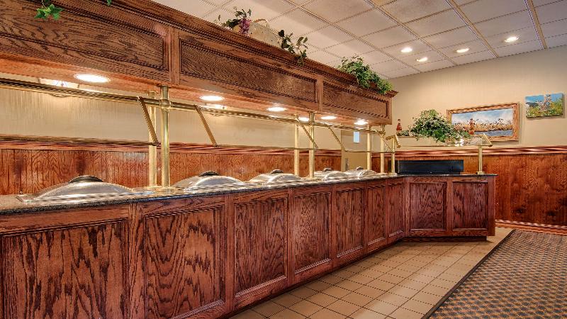 فندق على الطريق Best Western Forest Inn