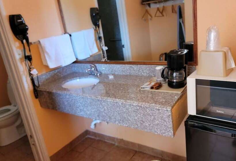 فندق على الطريق Copa Budget Inn