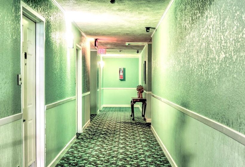 فندق على الطريق Coratel Inn & Suites By Jasper Mccook