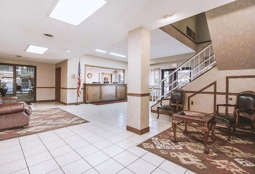 فندق على الطريق Coratel Inn & Suites By Jasper Mccook