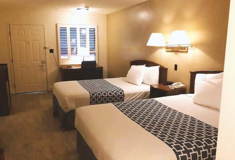 مُتل Coratel Inn & Suites By Jasper Mccook