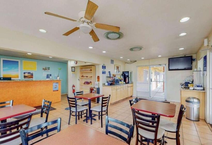 فندق على الطريق Days Inn By Wyndham Socorro