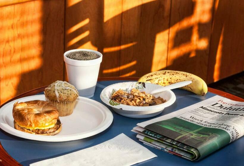 مُتل The Downtown Duluth Inn