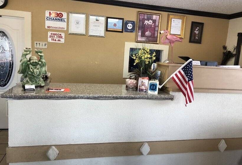 فندق على الطريق Flamingo Inn