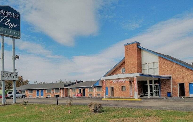 فندق على الطريق Grand View Plaza Inn & Suites