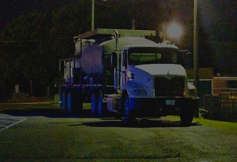 فندق على الطريق Grand View Plaza Inn & Suites