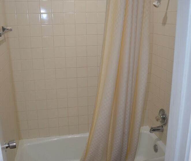 汽车旅馆  Hill Country Inn