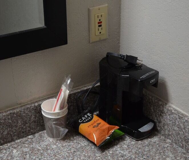 汽车旅馆  Hill Country Inn