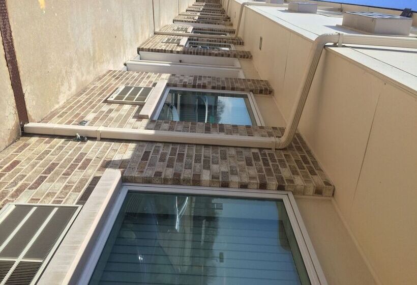 汽车旅馆 Island Inn