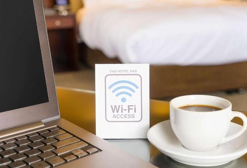 فندق على الطريق Magnuson Hotel Park Vue