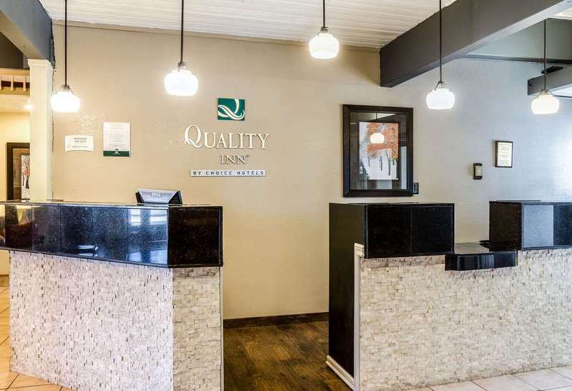 فندق على الطريق Quality Inn