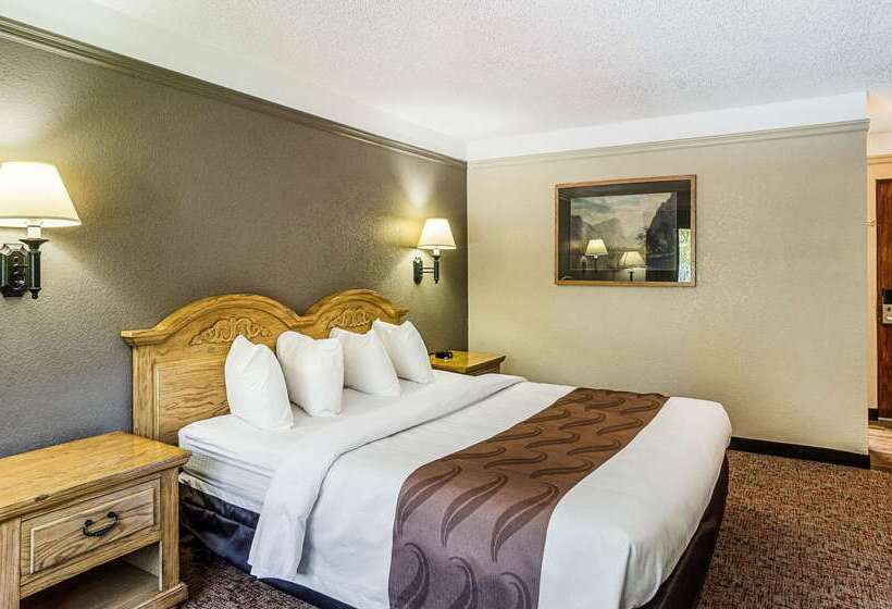 فندق على الطريق Quality Inn