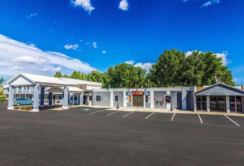 فندق على الطريق Quality Inn