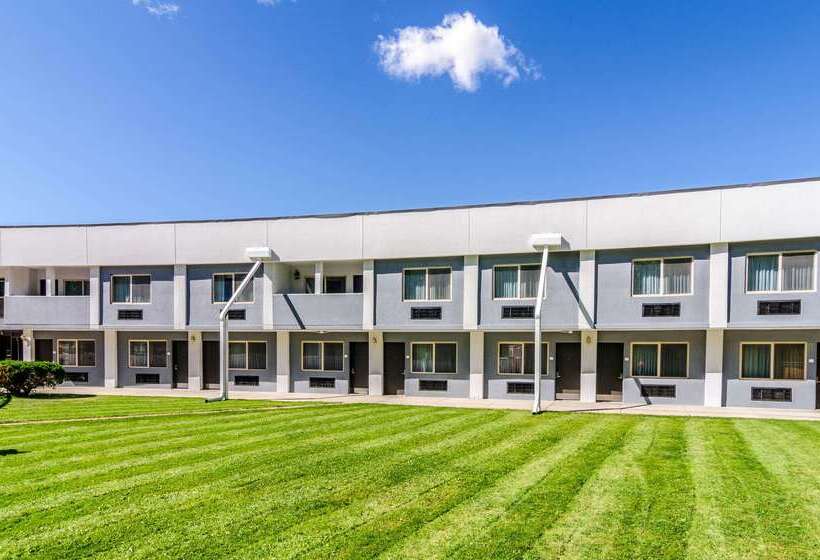 فندق على الطريق Quality Inn