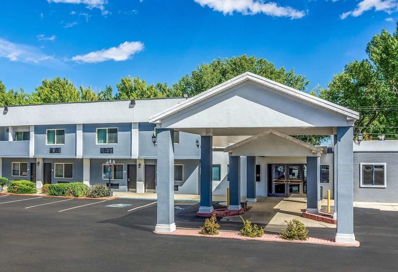 فندق على الطريق Quality Inn