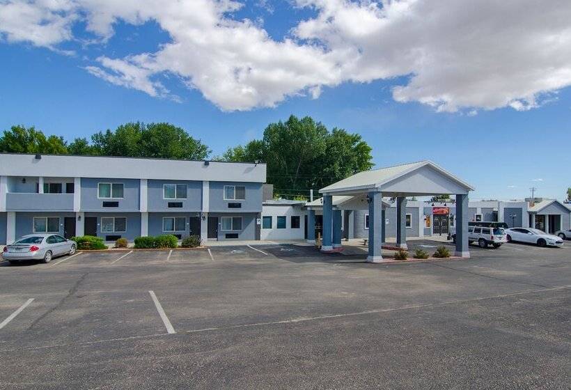 فندق على الطريق Quality Inn