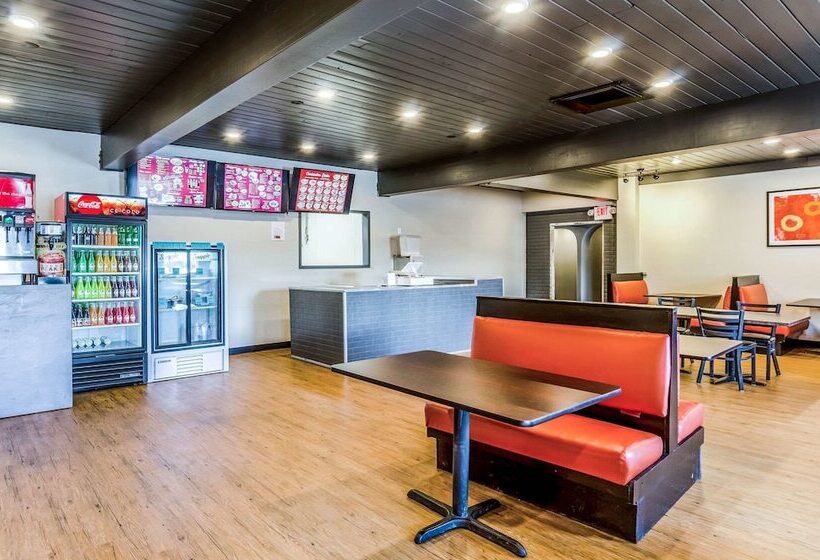 فندق على الطريق Quality Inn