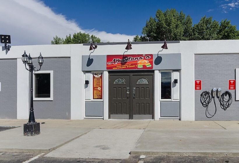 فندق على الطريق Quality Inn