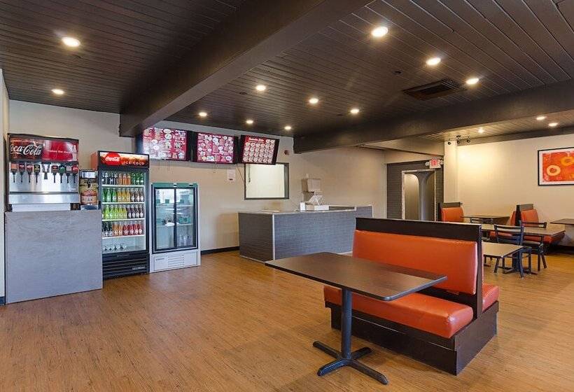 فندق على الطريق Quality Inn