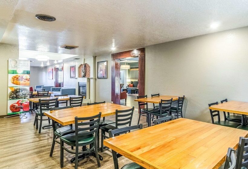 فندق على الطريق Quality Inn