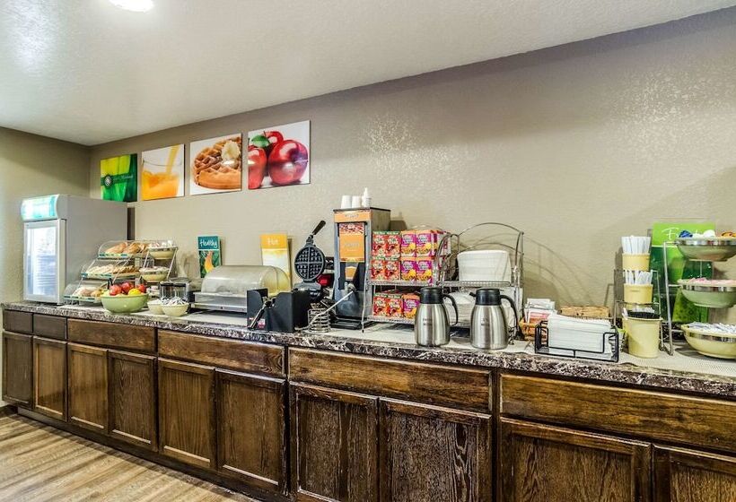 فندق على الطريق Quality Inn