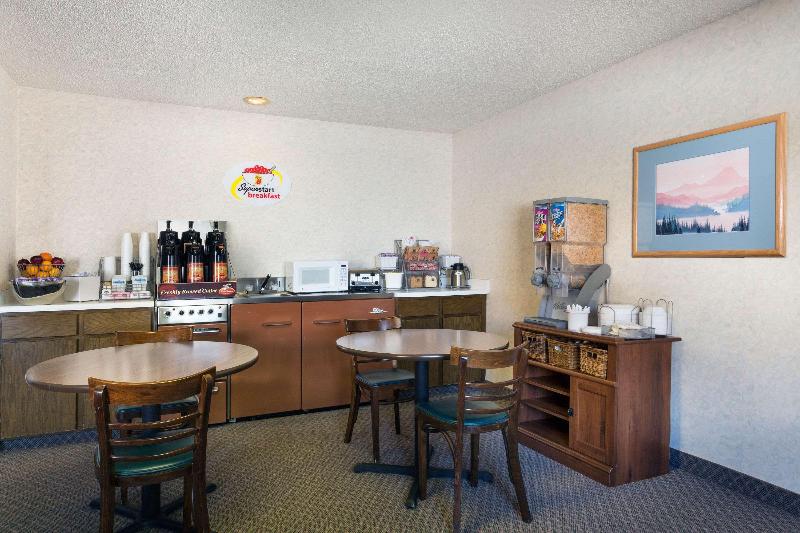 מוטל Super 8 By Wyndham Fallon