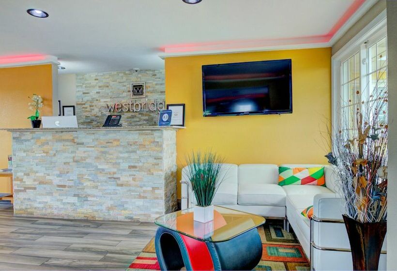汽车旅馆  Westbridge Inn And Suites
