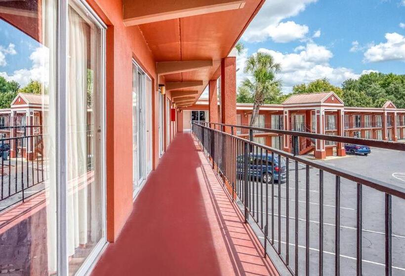 OYO Hotel Mustang Silverspring FL