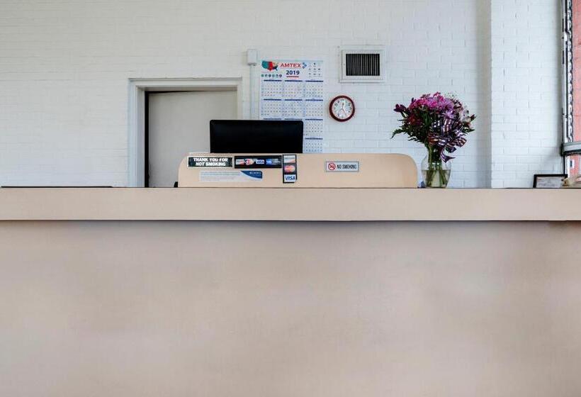 OYO Hotel Mustang Silverspring FL