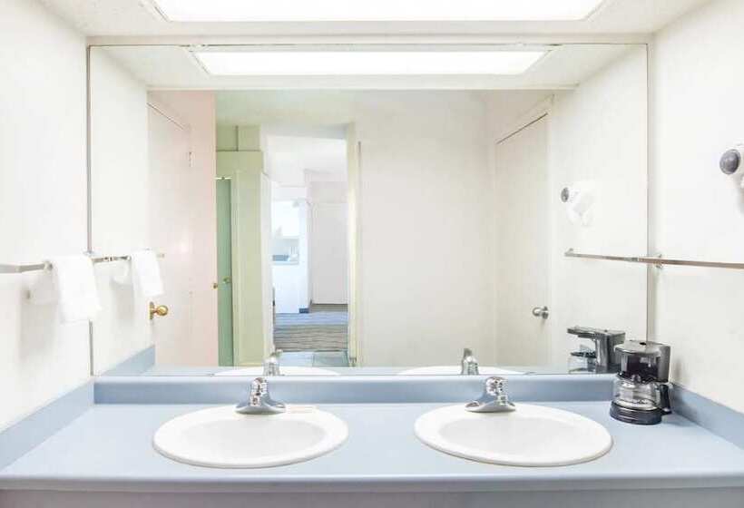 Republic Hotel Of Ozona