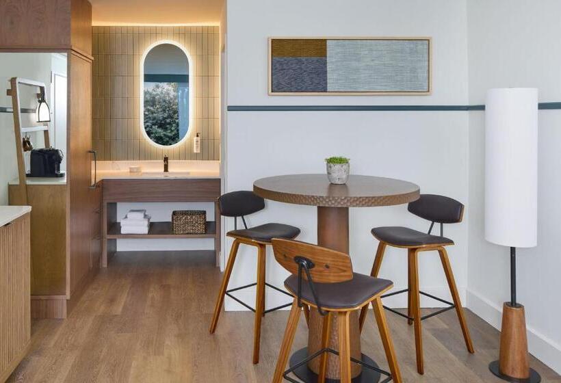 منتجع Monterey Beach Hotel, A Tribute Portfolio