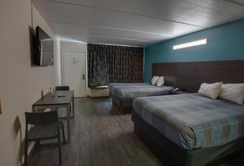 Windwater Hotel And Marina