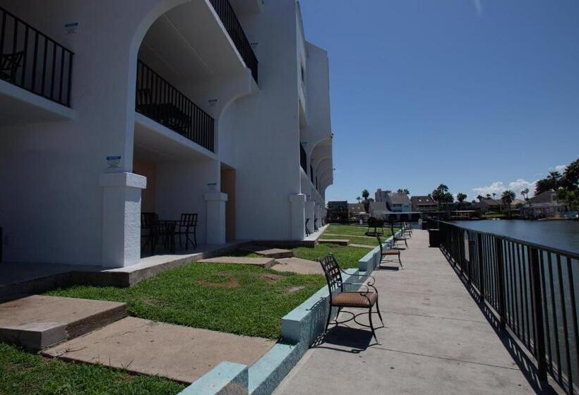 Windwater Hotel And Marina