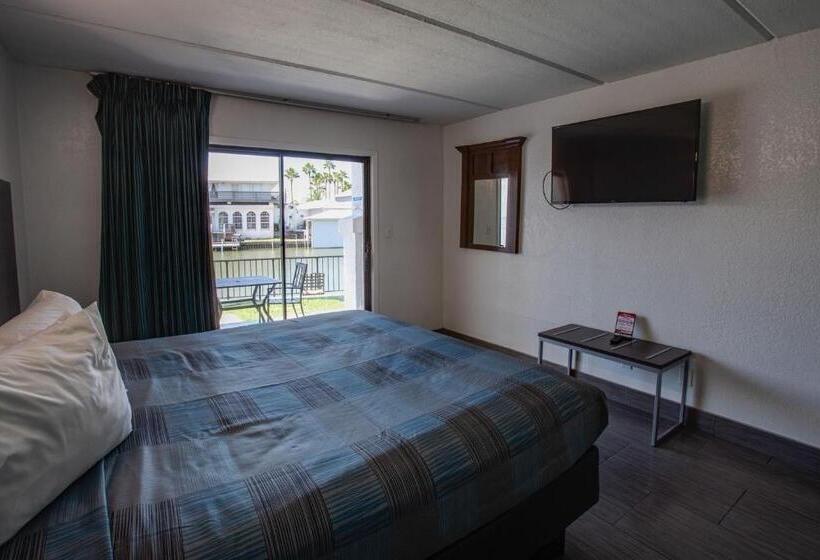 Windwater Hotel And Marina