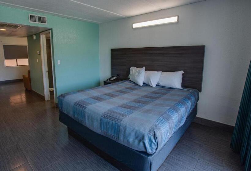 Windwater Hotel And Marina