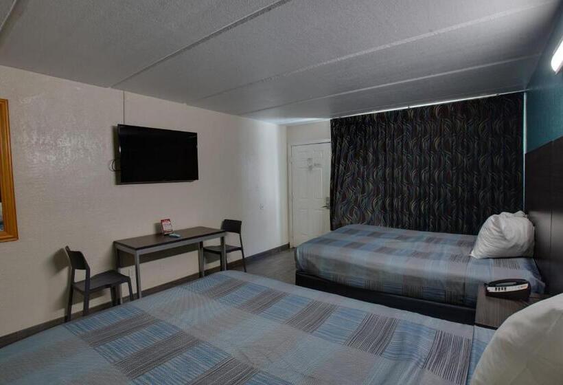 Windwater Hotel And Marina