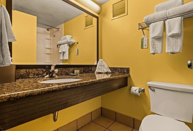 Best Western The Plaza Hotel Honolulu Airport   Free Breakfast