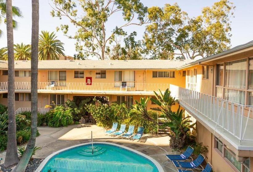 Cal Mar Hotel Suites