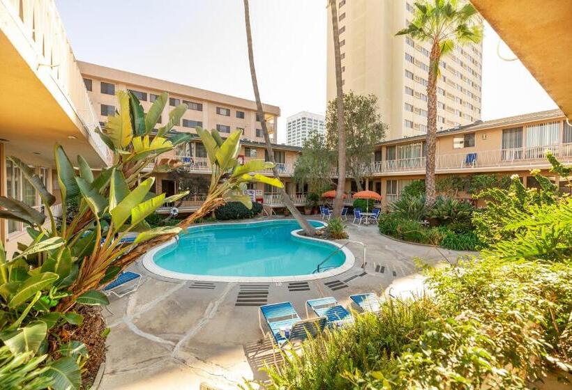 Cal Mar Hotel Suites