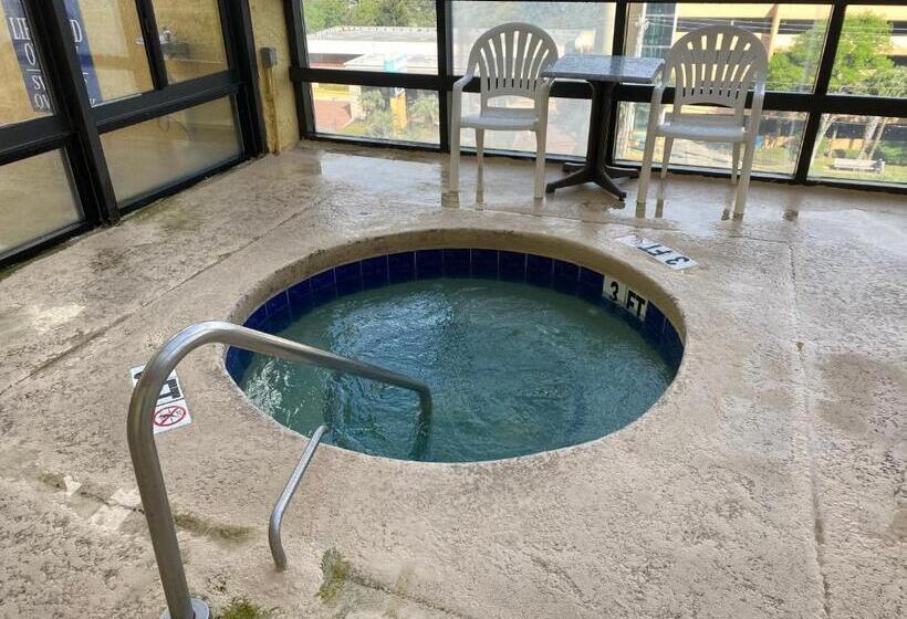 The Caravelle Resort