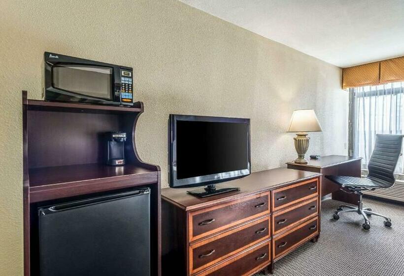 هتل Clarion   Cincinnati North