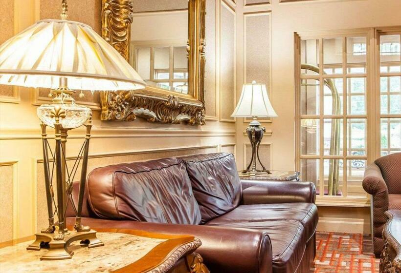 فندق Clarion  Palmer Inn