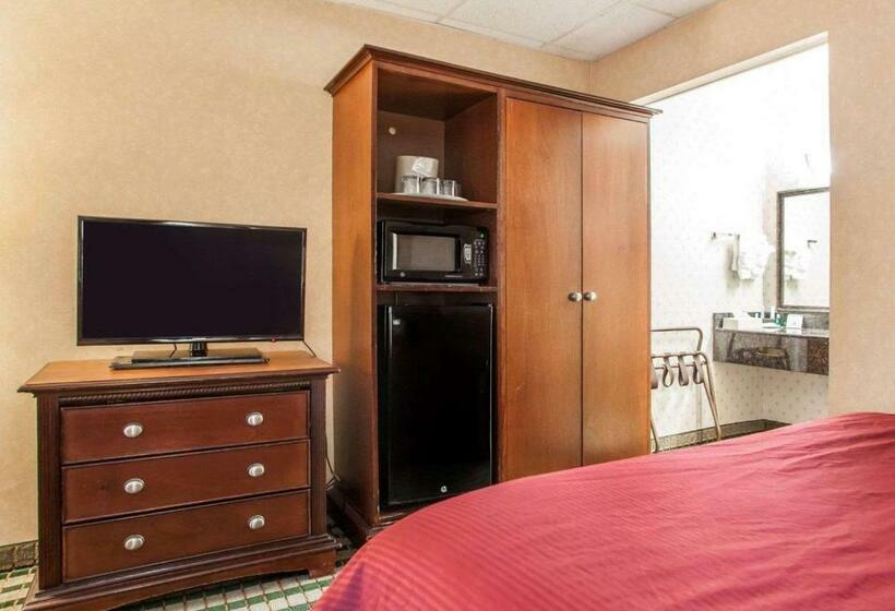 فندق Clarion  Palmer Inn