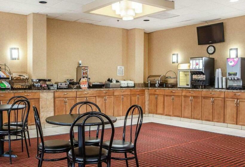 فندق Clarion  Palmer Inn