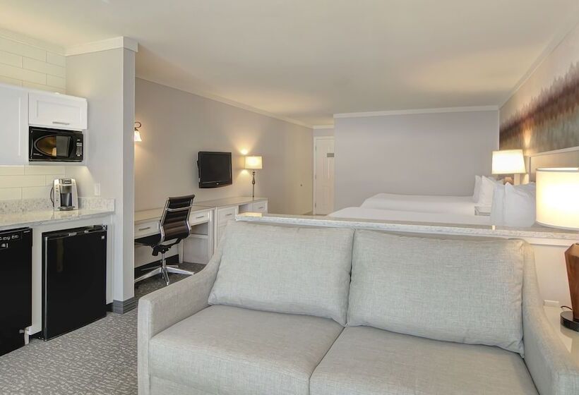 Hallmark Resort   Newport