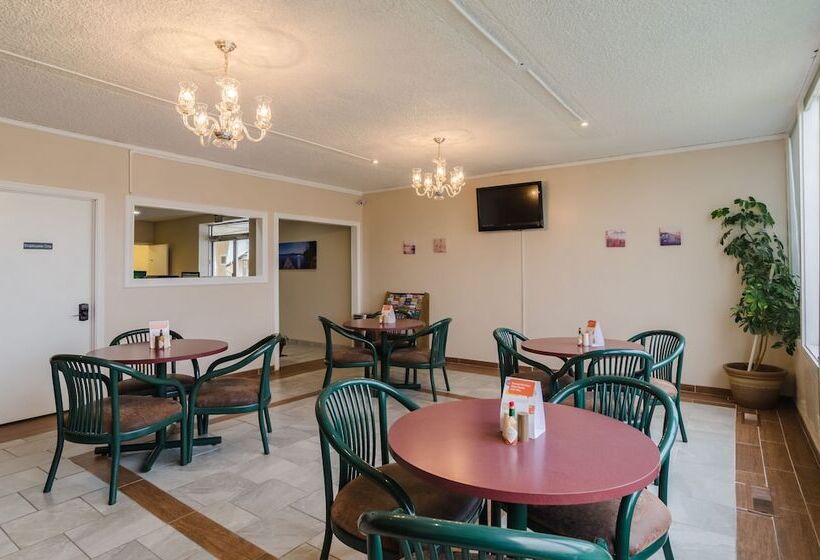 فندق Alamo Inn & Suites