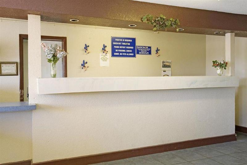 فندق Americas Best Value Inn At&t Center